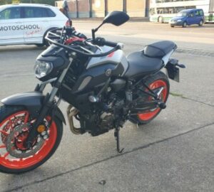 Yamaha MT-07 50mm tiefergelegt